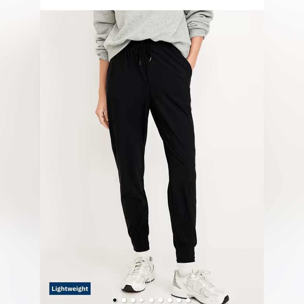 Old Navy “Sleek tech” Athleisure tapered pants sz M